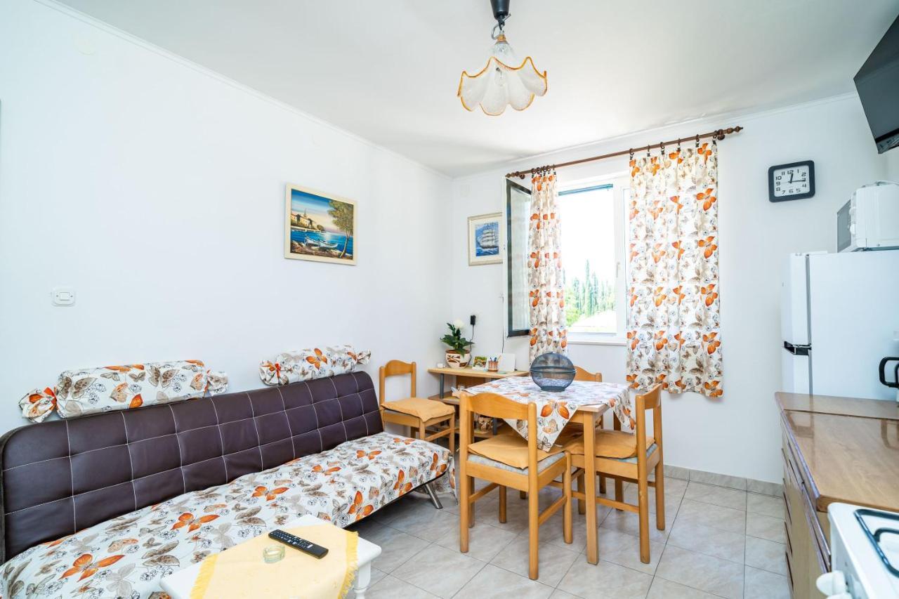 Apartment Laurel Leaf Lovorno Exterior foto